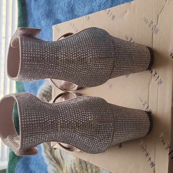 Mix No. 6 Nude Microsuede Wedge Bling Sandals 10M New in Box - Picture 3 of 11